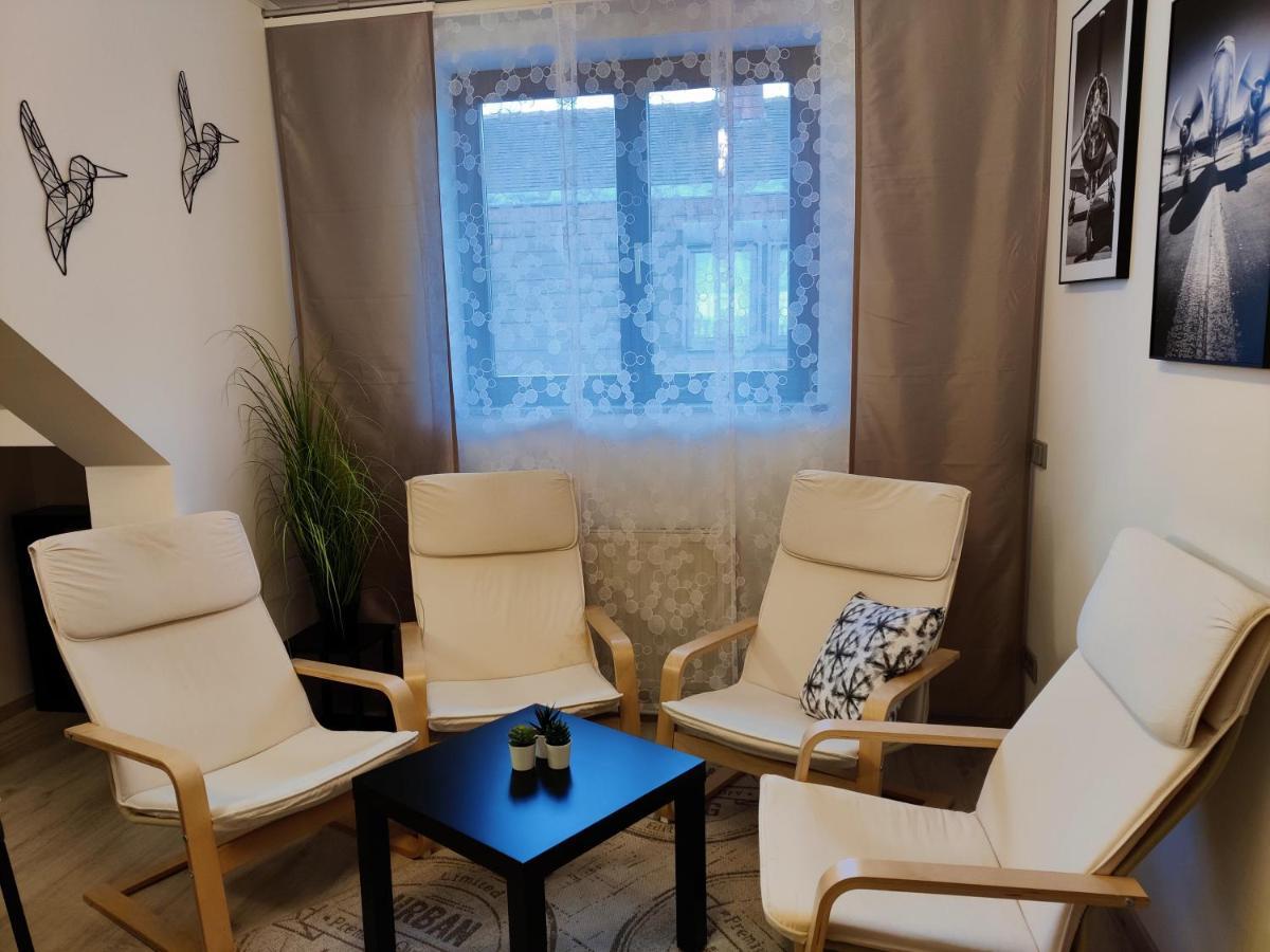 Holiday Home In Quiet Beautiful Area With Two Separate, Modern, Furnished Apartments Deutsch-Wagram Exterior foto